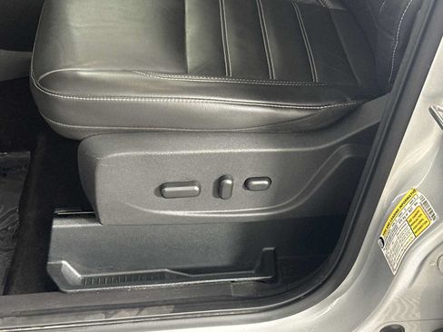 Used 2017 Ford Escape Titanium FWD image 9