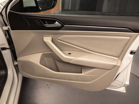 Used 2023 Volkswagen Jetta SE w/ Panoramic Sunroof Package FWD image 42