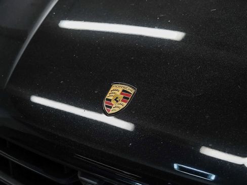 Used 2023 Porsche Macan S AWD/4WD image 8