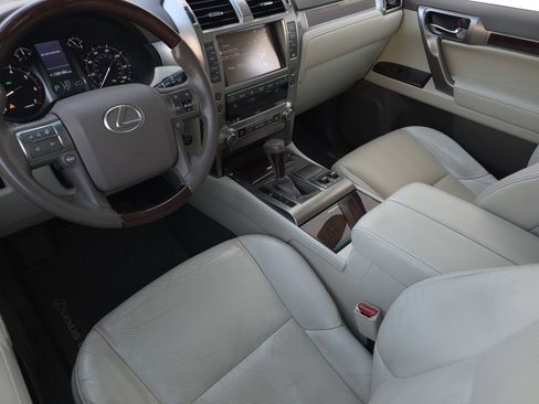 Used 2015 Lexus GX 460 image 15