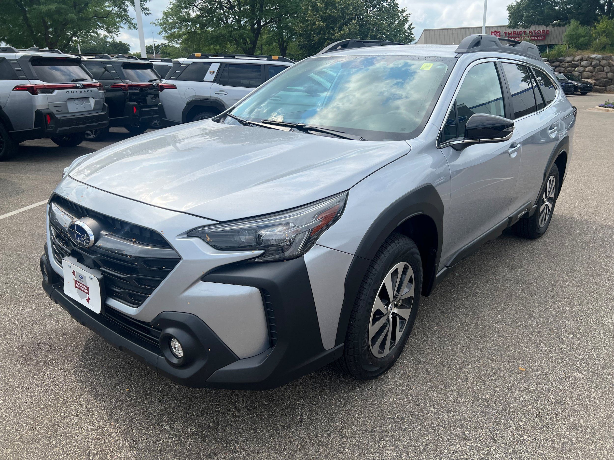 Certified 2025 Subaru Outback Premium AWD/4WD image 3