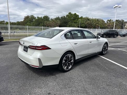 Used 2026 BMW 530i w/ Premium Package image 4