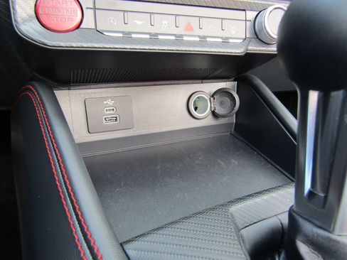 Used 2025 Ford Mustang GT Premium RWD image 33