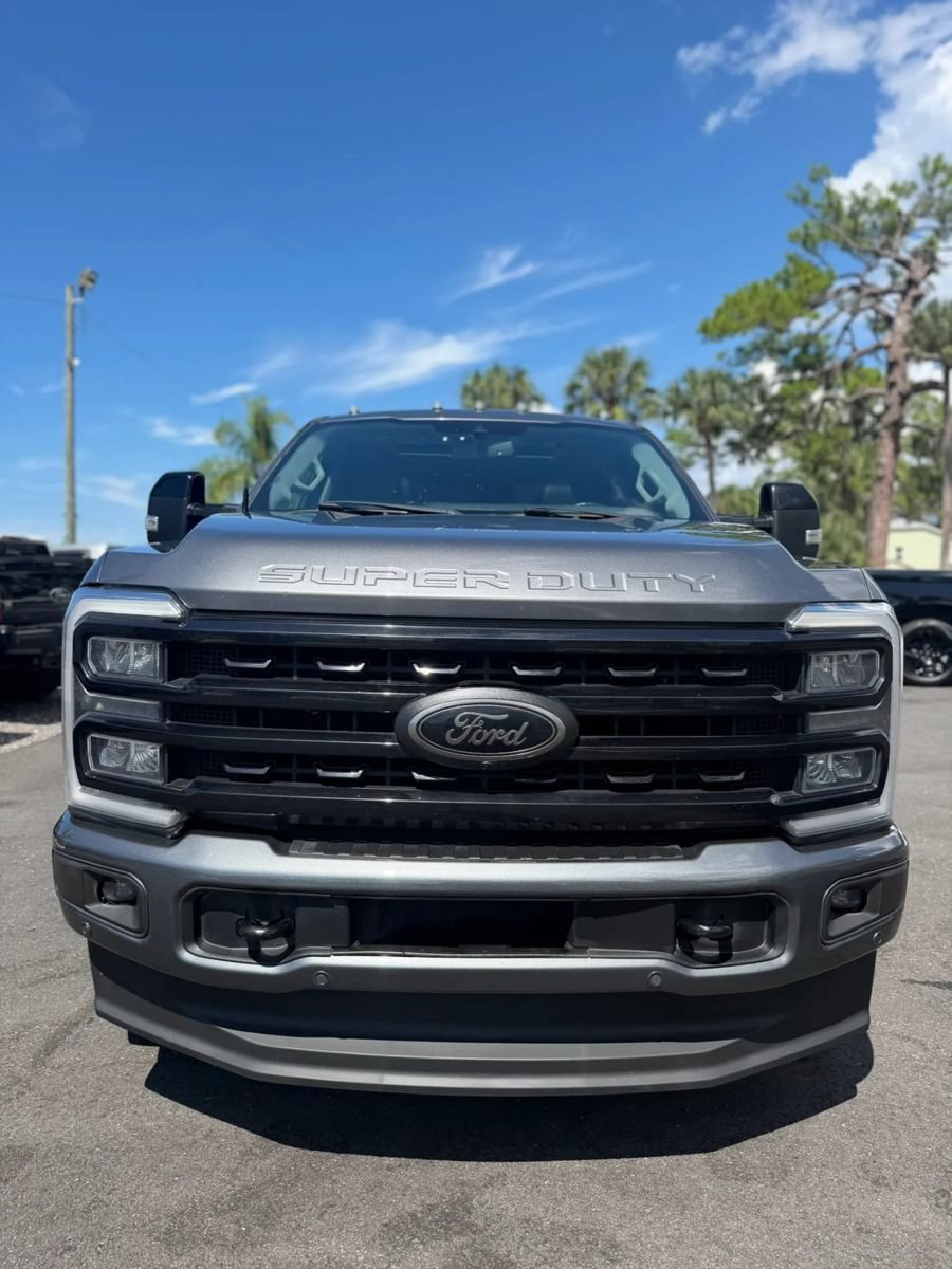 Used 2023 Ford F350 Lariat w/ Lariat Ultimate Package AWD/4WD image 2