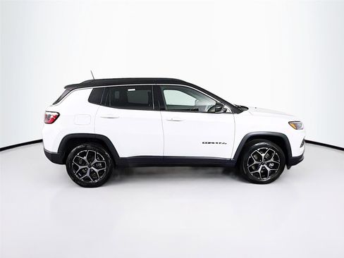 Used 2025 Jeep Compass Limited AWD/4WD image 8