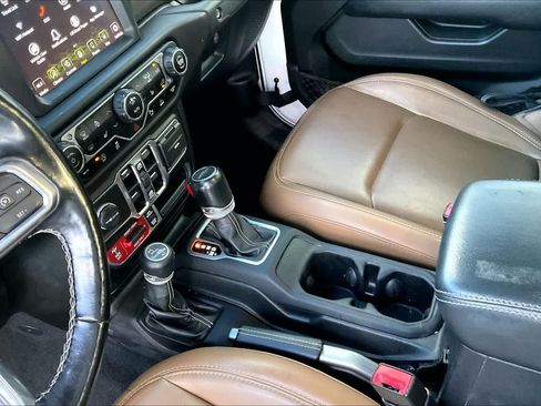 Used 2020 Jeep Gladiator Rubicon AWD/4WD image 16