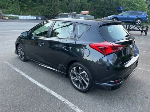 Used 2018 Toyota Corolla iM w/ All-Weather Mat Package FWD image 7