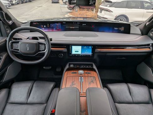 Certified 2025 Lincoln Navigator Black Label image 19