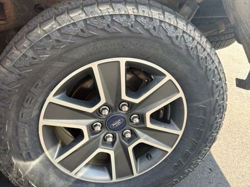 Used 2016 Ford F150 XLT w/ Equipment Group 302A Luxury AWD/4WD image 7