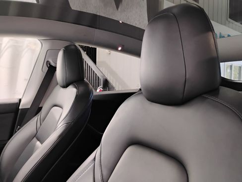 Used 2021 Tesla Model Y 2WD image 63