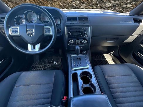 Used 2013 Dodge Challenger SXT image 12