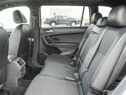 Used 2020 Volkswagen Tiguan SE R-Line image 18