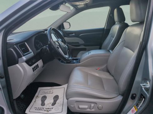 Used 2018 Toyota Highlander Limited Platinum image 12