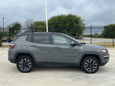 Used 2020 Jeep Compass Trailhawk AWD/4WD image 3