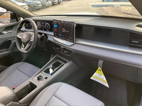 New 2026 Volkswagen Tiguan SE R-Line image 10