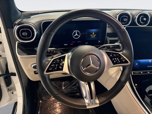 Used 2023 Mercedes-Benz GLC 300 4MATIC image 12