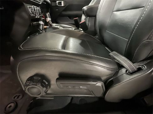 Used 2022 Jeep Gladiator Overland w/ Popular Equipment Package image 18