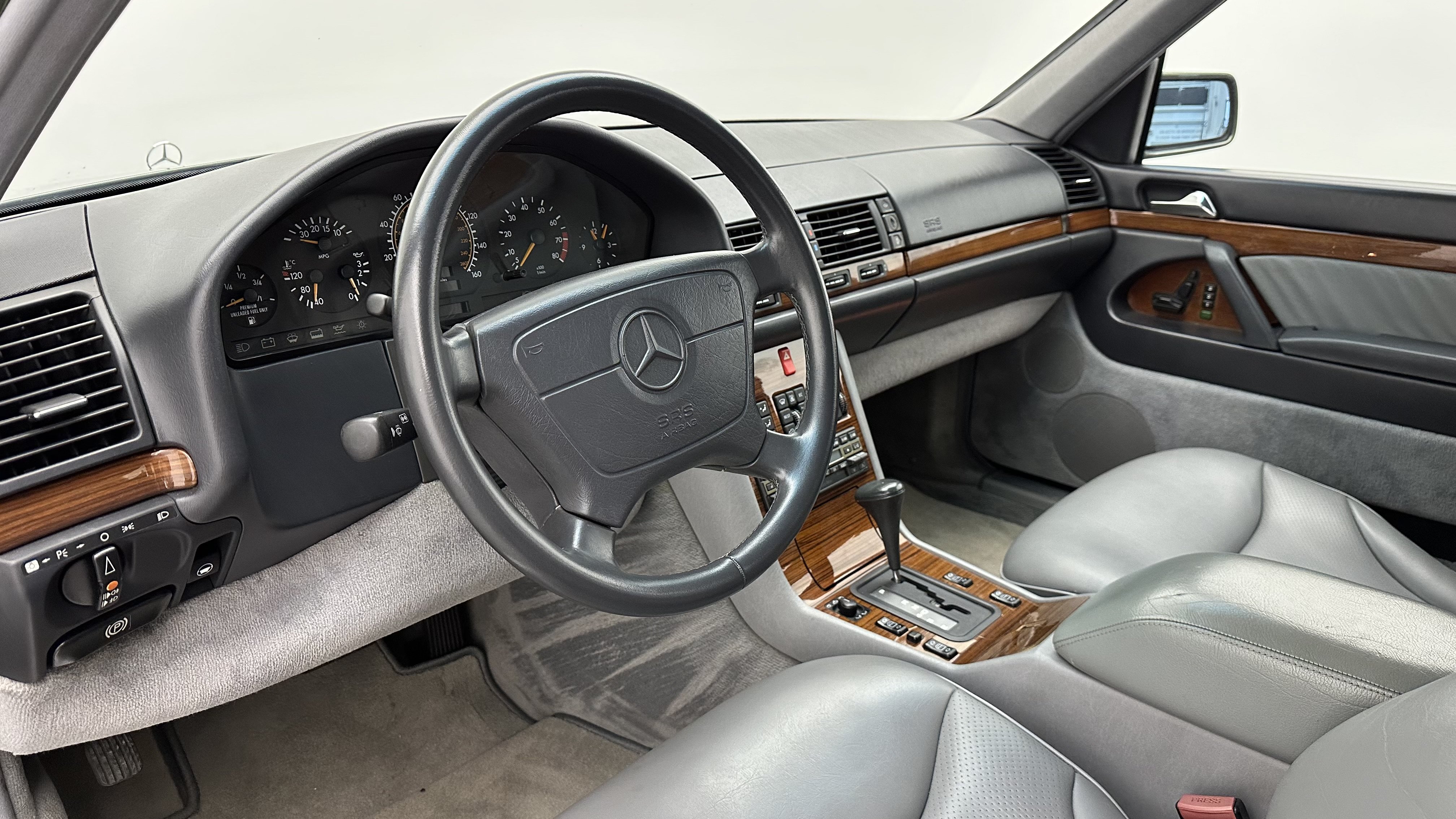 Used 1992 Mercedes-Benz 300 SE image 10
