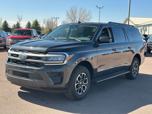 Used 2024 Ford Expedition Max XLT RWD image 4