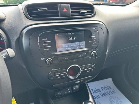 Used 2017 Kia Soul + FWD image 18