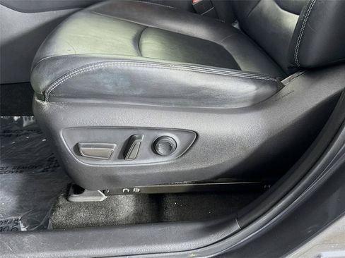 Used 2019 Toyota RAV4 XLE Premium FWD image 21