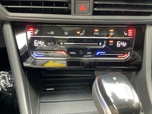 New 2026 Volkswagen Jetta SE FWD image 23