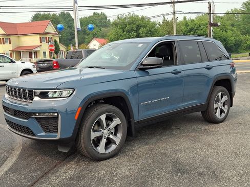 New 2026 Jeep Grand Cherokee Limited AWD/4WD image 3