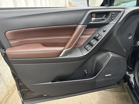 Used 2018 Subaru Forester 2.5i Touring w/ Popular Package #3B AWD/4WD image 8