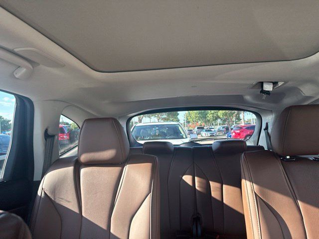 Used 2025 Acura MDX w/ Technology Package FWD image 11