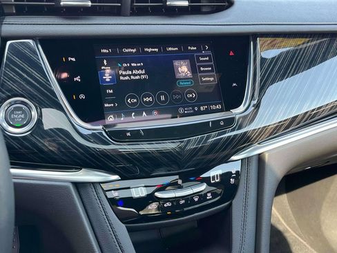 Certified 2025 Cadillac XT6 Premium Luxury w/ Technology Package AWD/4WD image 35