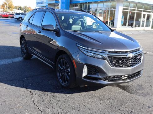 Used 2022 Chevrolet Equinox RS image 2