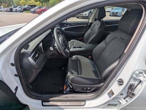 Used 2026 Genesis G70 2.5T RWD image 9