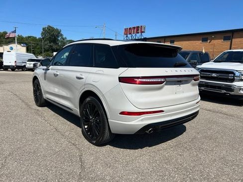 Used 2024 Lincoln Corsair Reserve w/ Equipment Group 201A AWD/4WD image 5