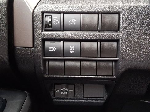 Used 2024 Toyota Tacoma TRD Off-Road image 22