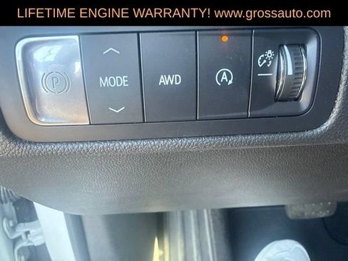 Used 2025 Chevrolet Traverse LT AWD/4WD image 19