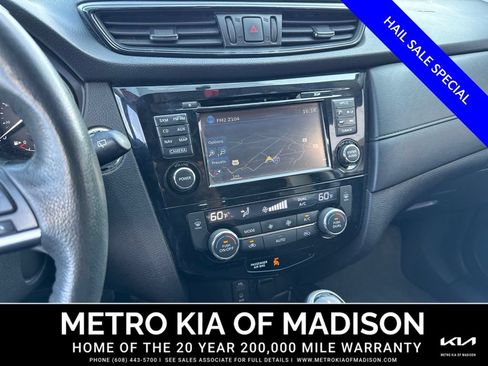 Used 2017 Nissan Rogue SV AWD/4WD image 23
