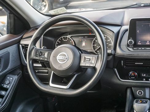 Used 2021 Nissan Rogue SV AWD/4WD image 17