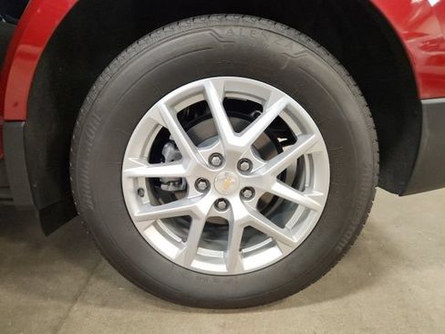 Used 2024 Chevrolet Equinox LT AWD/4WD image 25