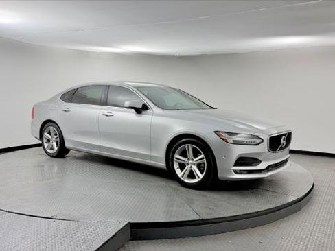 Used 2018 Volvo S90 T5 Momentum w/ Convenience Package FWD image 11