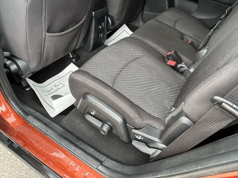 Used 2014 Dodge Journey SXT FWD image 9