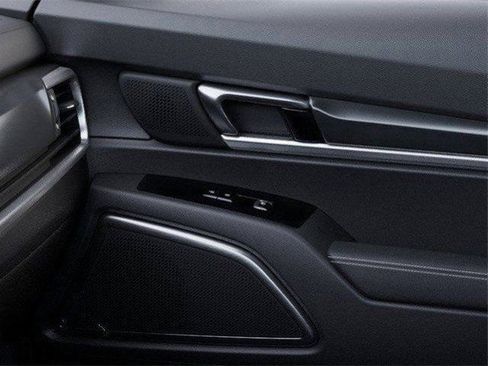 Used 2025 Kia Telluride S FWD image 25