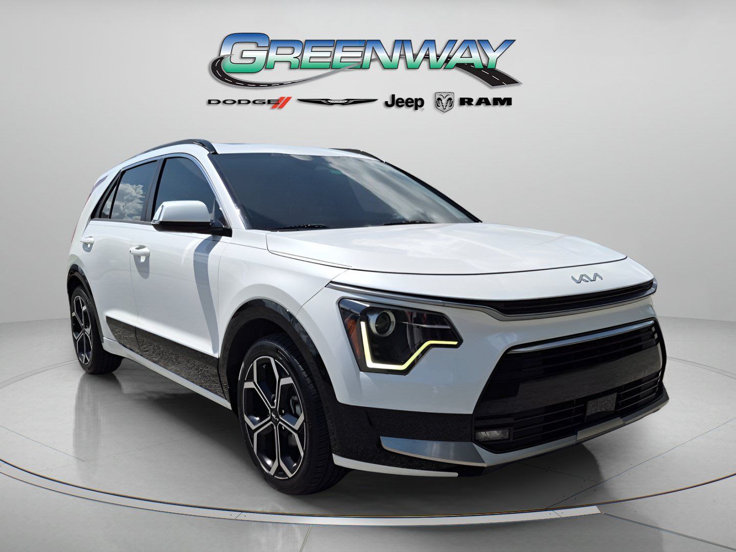 Used 2023 Kia Niro EX Touring FWD image 1