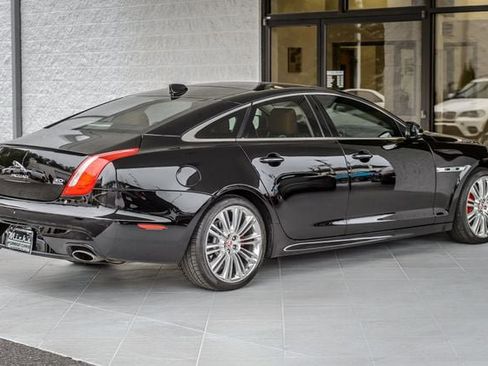 Used 2017 Jaguar XJ R-Sport image 9