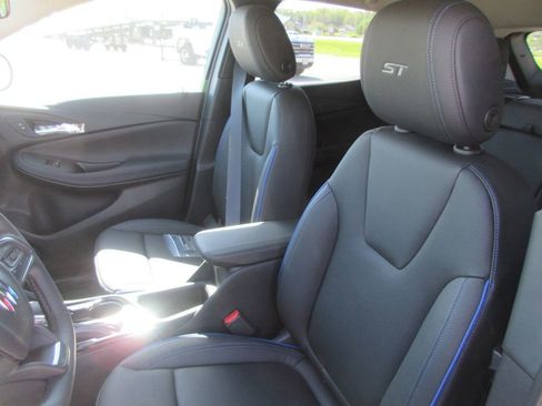 New 2026 Buick Encore GX Sport Touring image 11