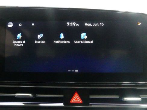 Used 2022 Hyundai Elantra Limited FWD image 42
