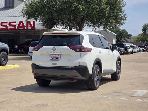 Used 2023 Nissan Rogue SV FWD image 6