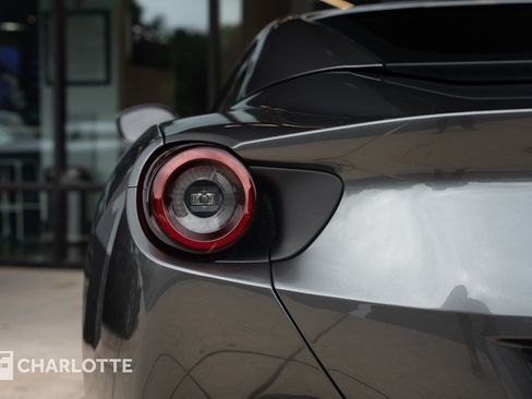 Used 2020 Ferrari Portofino RWD image 13