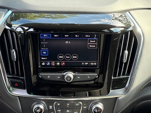 Used 2021 Chevrolet Traverse LS FWD image 28