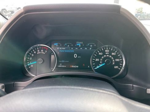 Used 2019 Ford F150 Lariat w/ Equipment Group 501A Mid AWD/4WD image 8