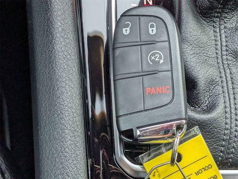 Used 2025 Jeep Compass Limited w/ High Altitude Package image 34